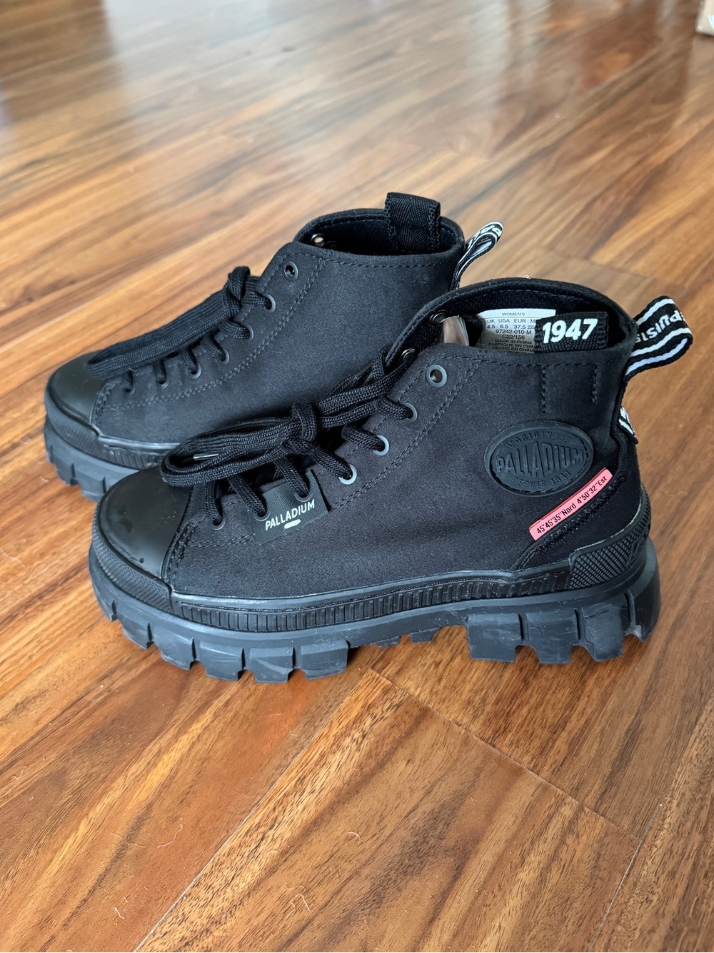 Palladium Women's Revolt Hi TX All Black Lace-Up High-Top Boots
